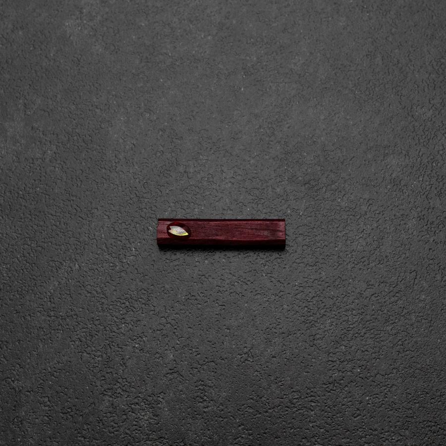 Stäbchenhalter aus Holz mit Muschelinlay – Sakura Rot - Image 2