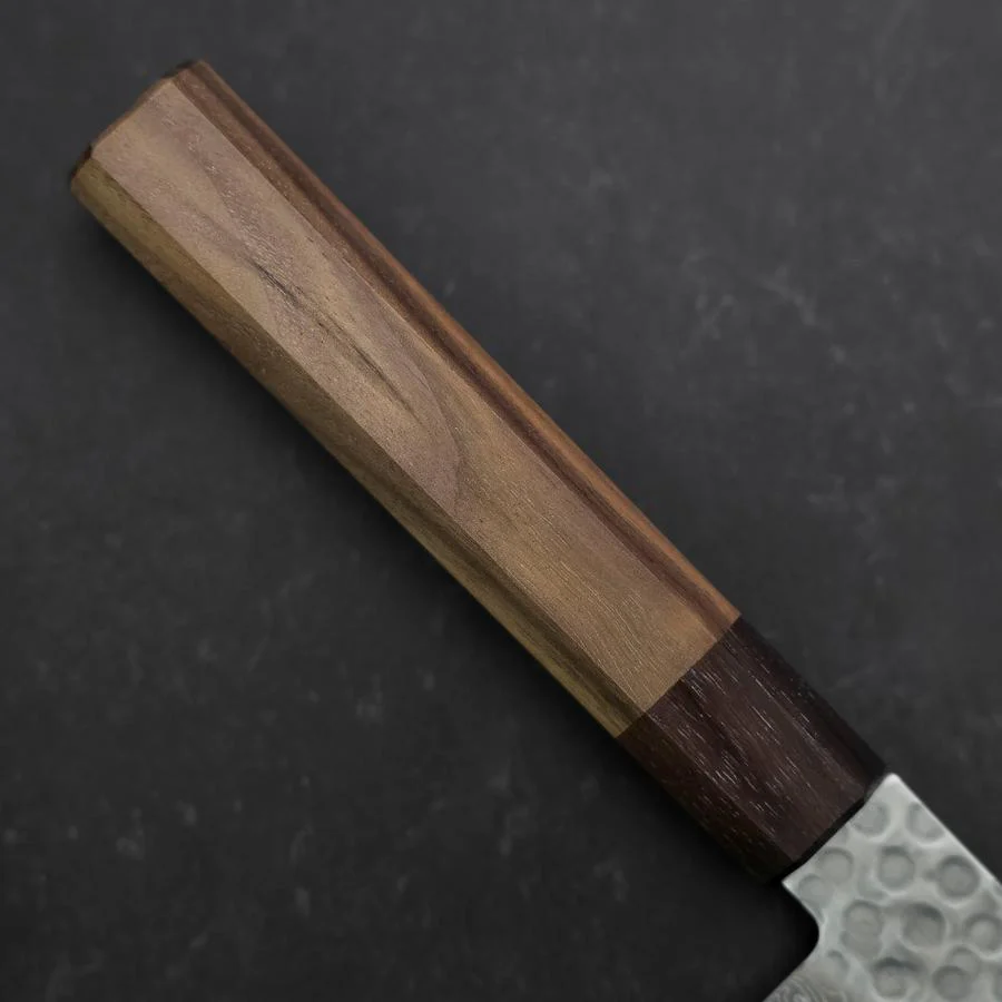 Gyuto AUS-10 Tsuchime Damast Rosenholz und Walnussholz Griff 180mm - Image 6