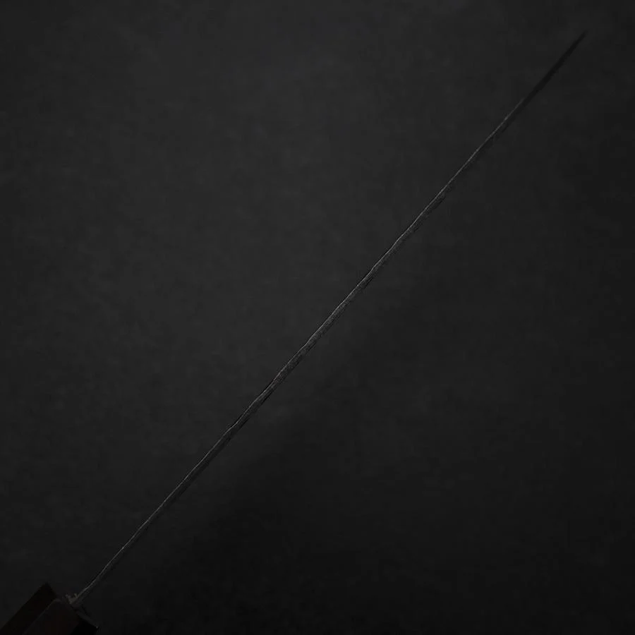 Gyuto AUS-8 Kurouchi Tsuchime Walnuss- und Rosenholz Griff 200mm - Image 5