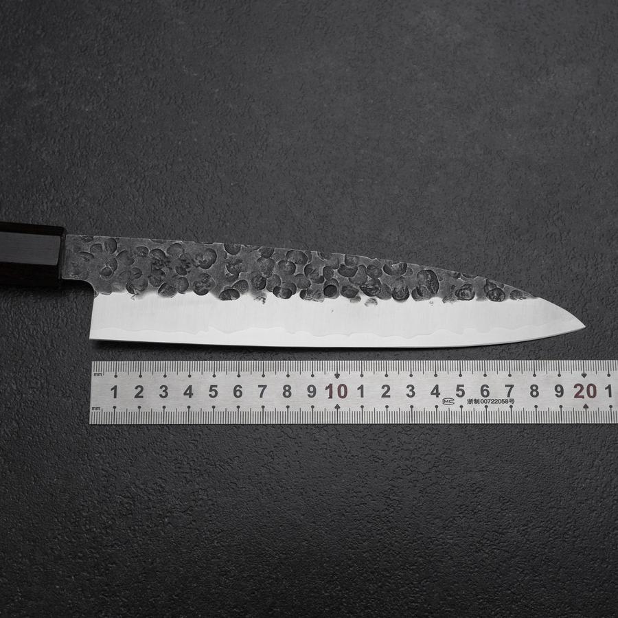 Gyuto AUS-8 Kurouchi Tsuchime Walnuss- und Rosenholz Griff 200mm - Image 7