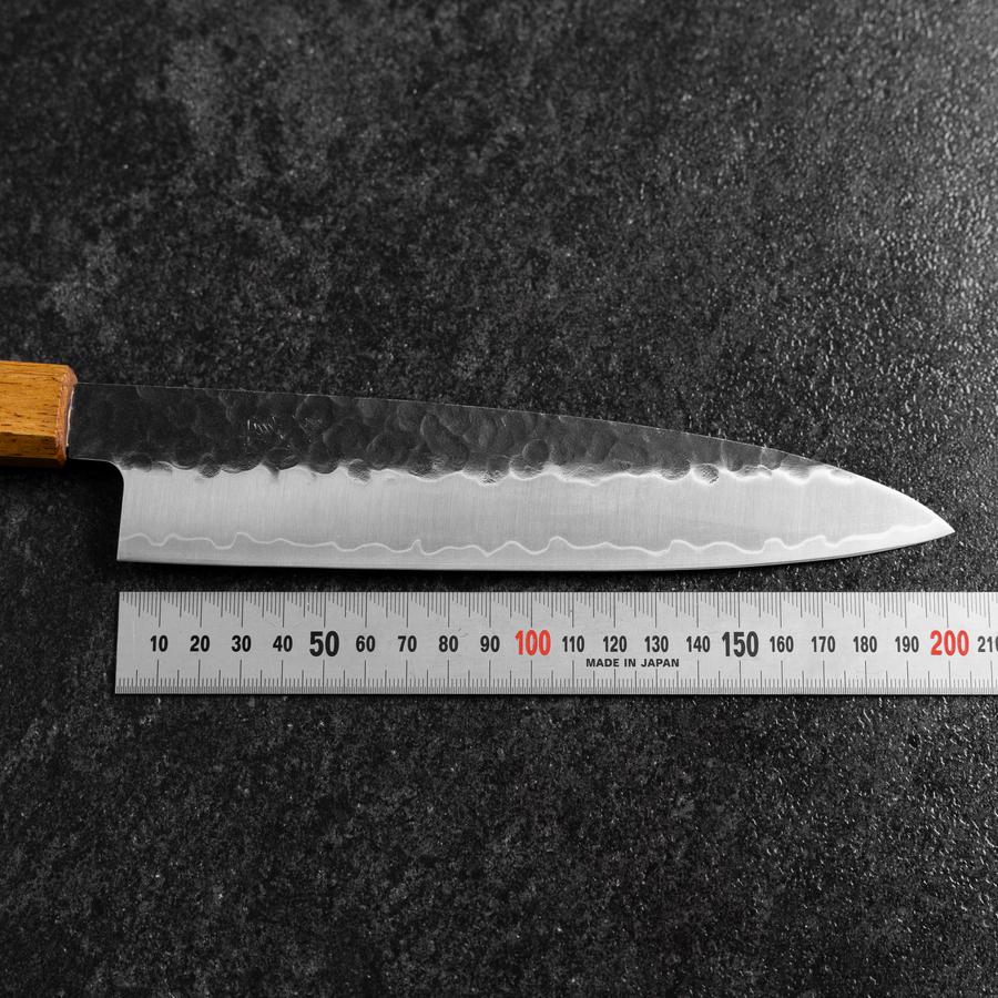 Gyuto AUS-8 Kurouchi Tsuchime Yaki Urushi Griff 200mm - Image 7