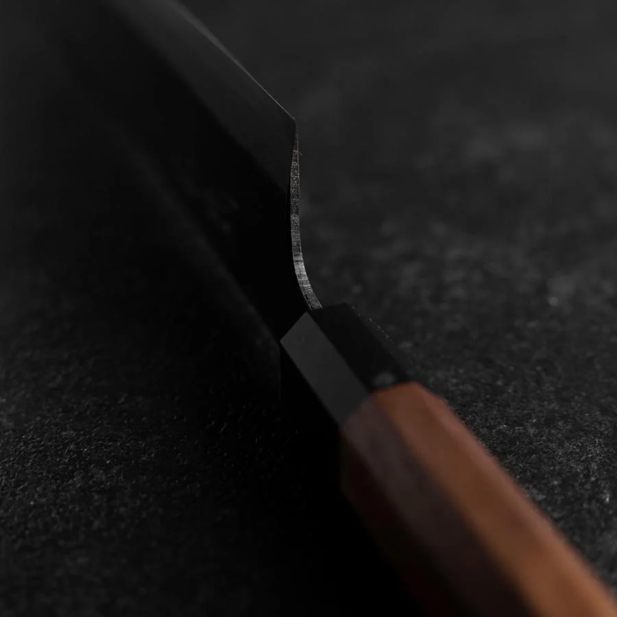 Gyuto Blue Steel #1 Kurouchi Walnussholz Griff 240mm - Image 4