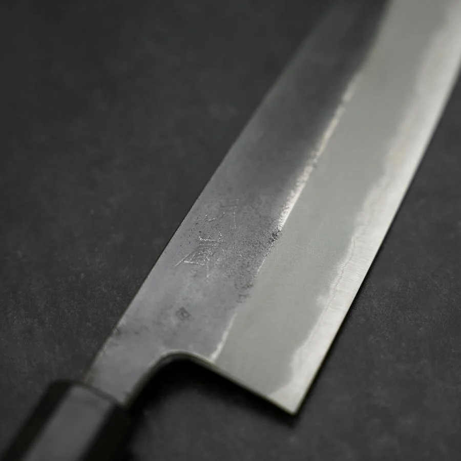 Gyuto Blue Steel #2 Kurouchi Büffelhorn und Ebenholz Griff 210mm - Image 3