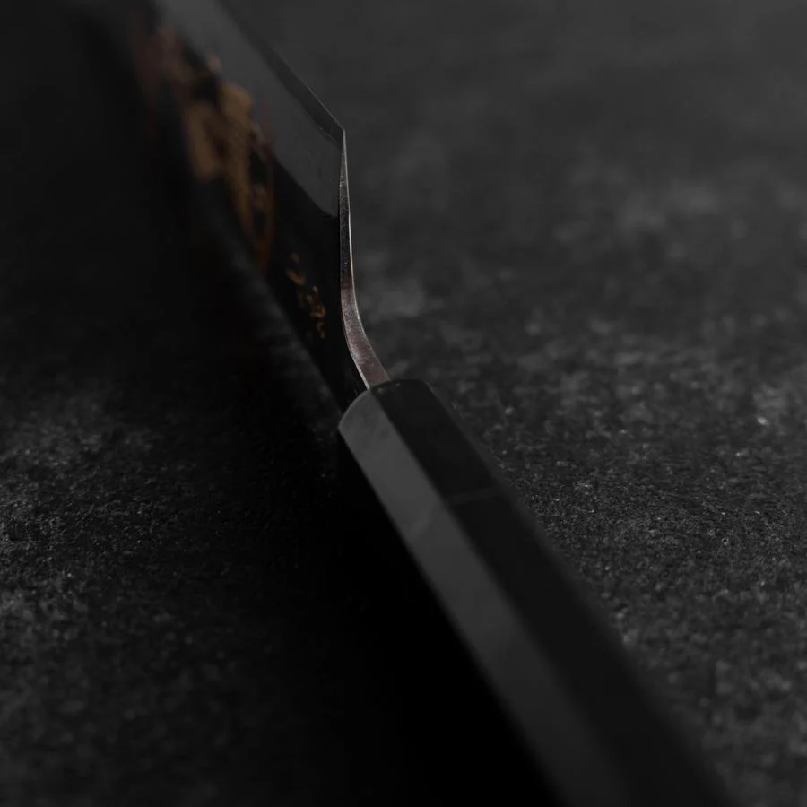 Gyuto Blue Steel #2 Kurouchi Chokin Samurai Neu-Mond Büffelhorn und Ebenholz Griff 210mm (Asamura) - Image 4