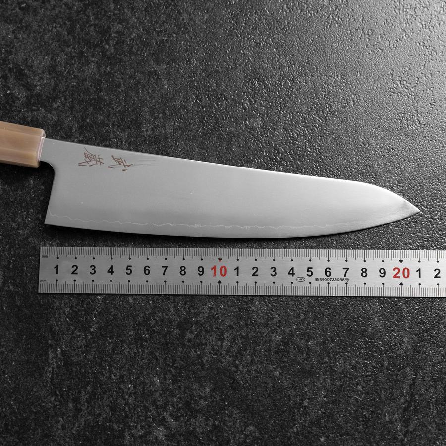 Gyuto SLD Kagami Hell-Rosa Büffelhorn und Ahornholz Griff 210mm - Image 7
