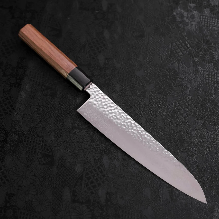 Gyuto VG-10 Tsuchime Damast Walnussholz Griff 210mm