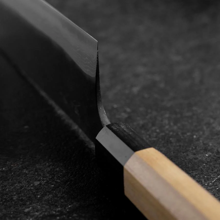 Nakiri Blue Steel #2 Kurouchi Damast Büffelhorn und Magnolienholz Griff 165mm - Image 4
