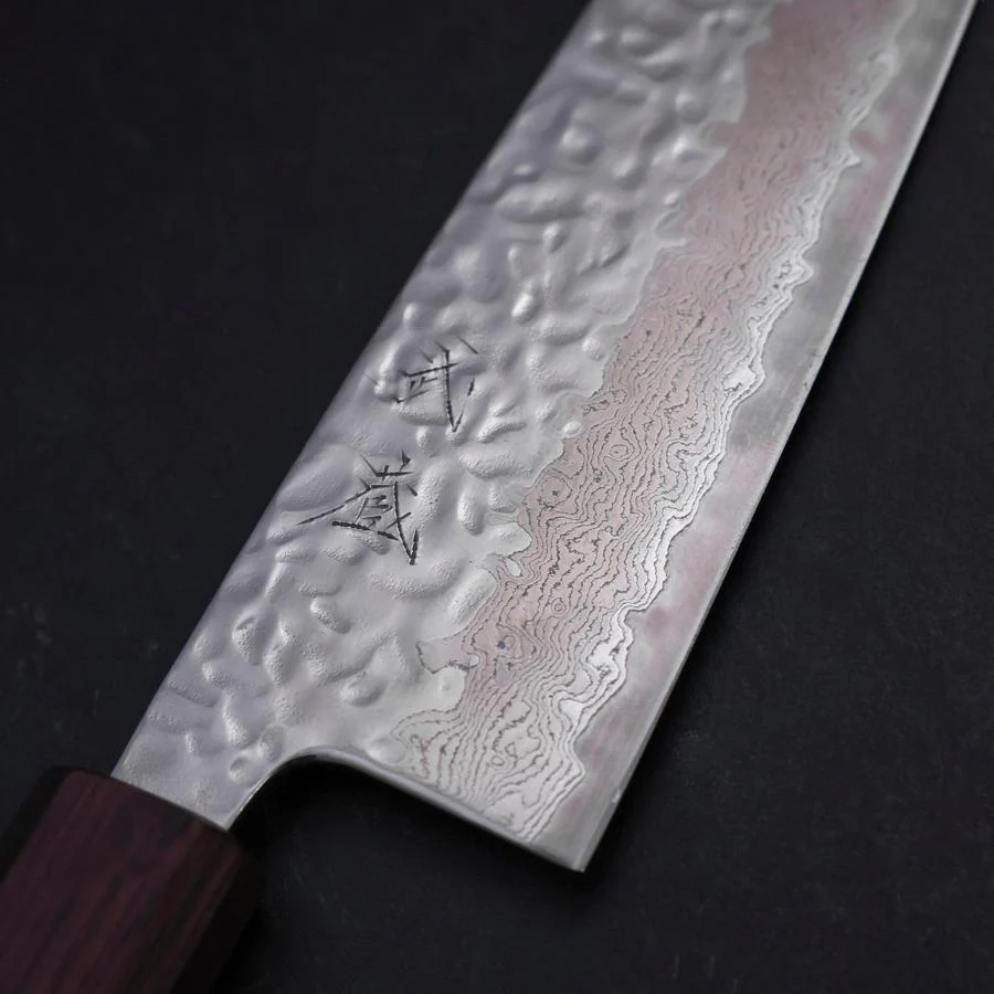 Santoku AUS-10 Kagami Tsuchime Damast Lila Urushi Griff 165mm - Image 3