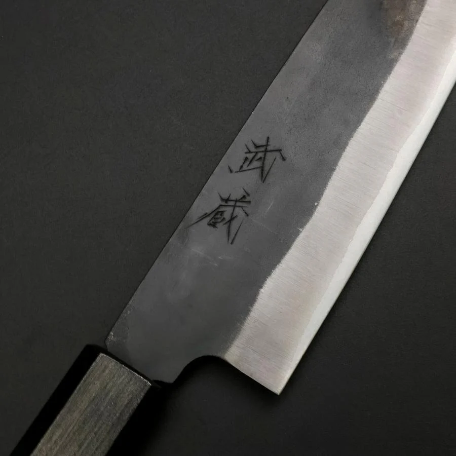 Santoku Blue Steel #1 Edelstahlummantelung Kurouchi Dunkelblauer Urushi Griff 170mm - Image 3