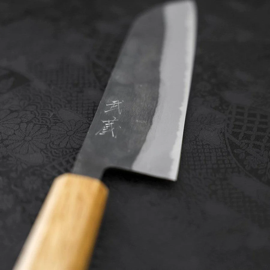 Santoku Blue Steel #2 Kurouchi Eichenholz Griff 165mm - Image 3