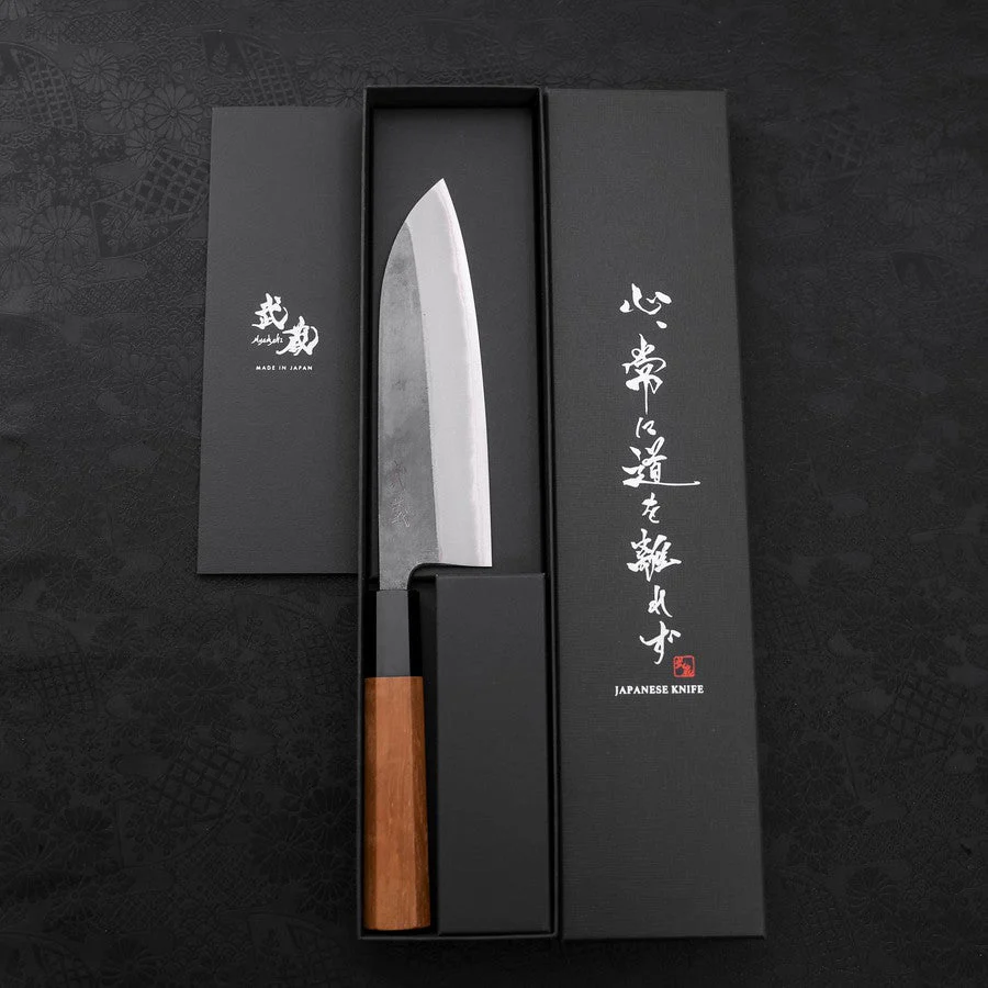 Santoku Blue Steel #2 Kurouchi Büffelhorn und Teakholz Griff 165mm - Image 8