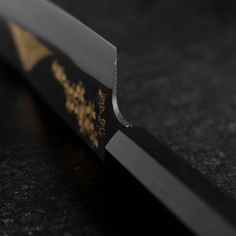 Santoku Blue Steel #2 Kurouchi Chokin Sakura-Fuji Büffelhorn und Ebenholz Griff 165mm - Image 4