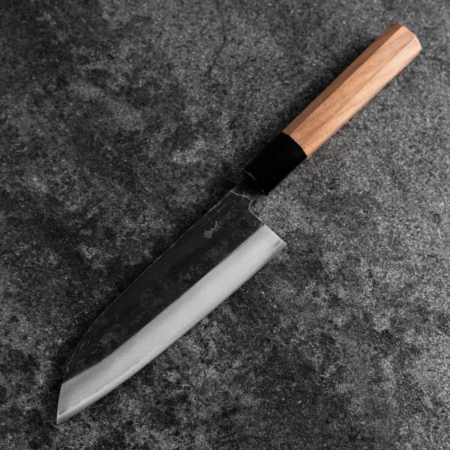 Santoku Blue Steel #2 Kurouchi Damast Büffelhorn und Walnussholz Griff 165mm - Image 2