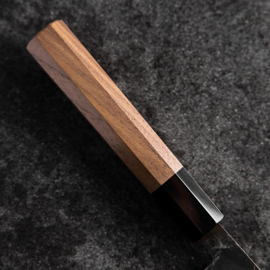 Santoku Blue Steel #2 Kurouchi Damast Büffelhorn und Walnussholz Griff 165mm - Image 6
