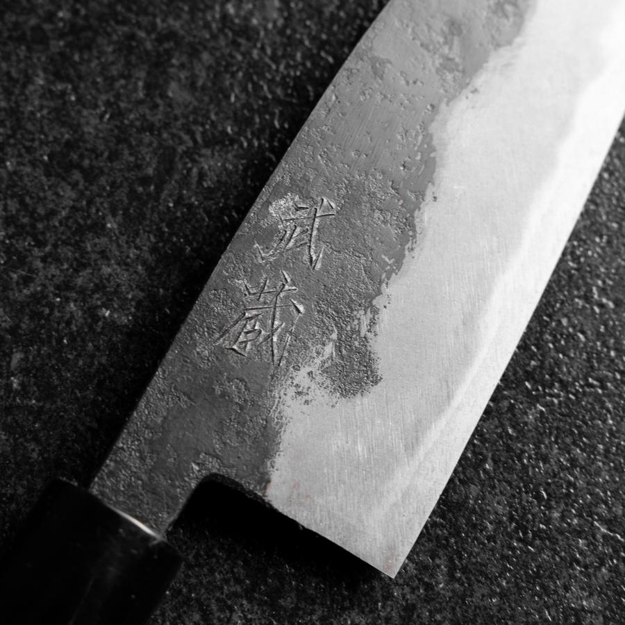 Santoku Blue Steel #2 Kurouchi Runder Zelkove Griff 150mm - Image 3