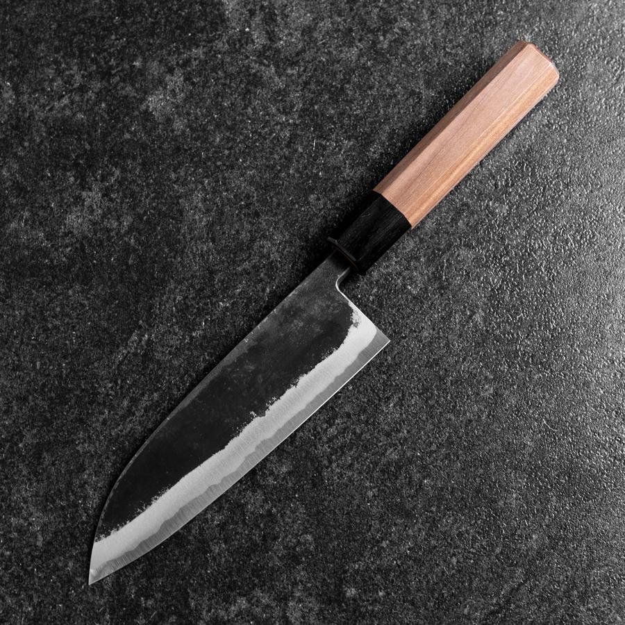 Santoku Blue Steel #2 Edelstahlummantelung Kurouchi Büffelhorn und Walnussholz Griff 165mm - Image 2
