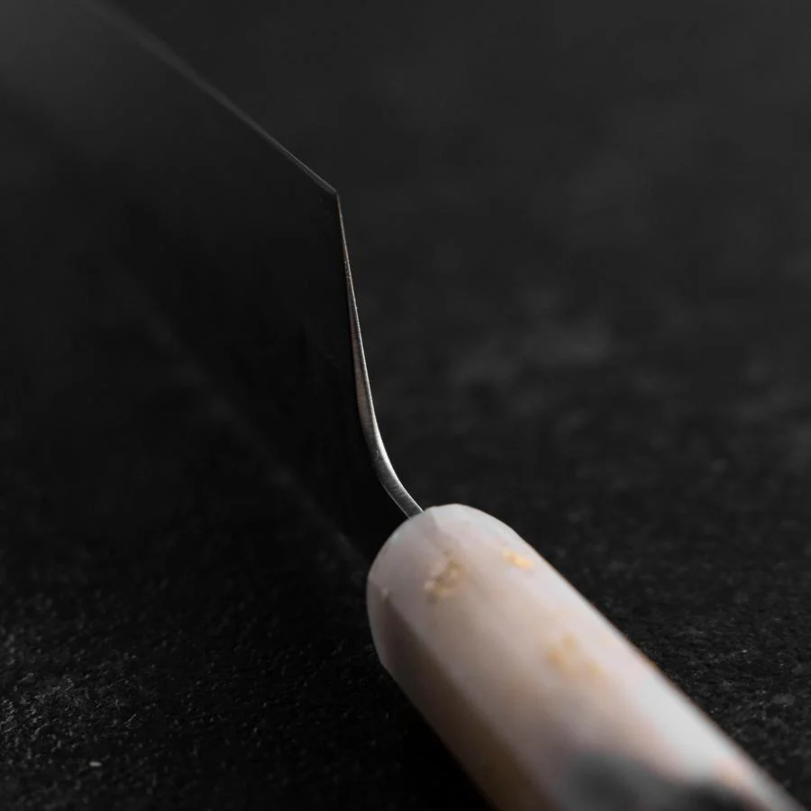 Santoku Silver Steel #3 Nashiji Weiß-Schwarzer Ozeanplastik Griff mit Blattgold 165mm - Image 4