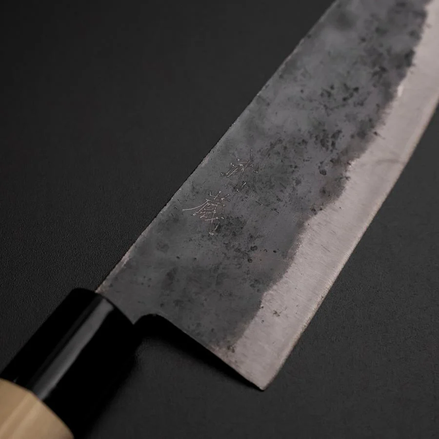 Santoku SK-Stahl Kurouchi Kurigata Magnolienholz Griff 165mm - Image 3