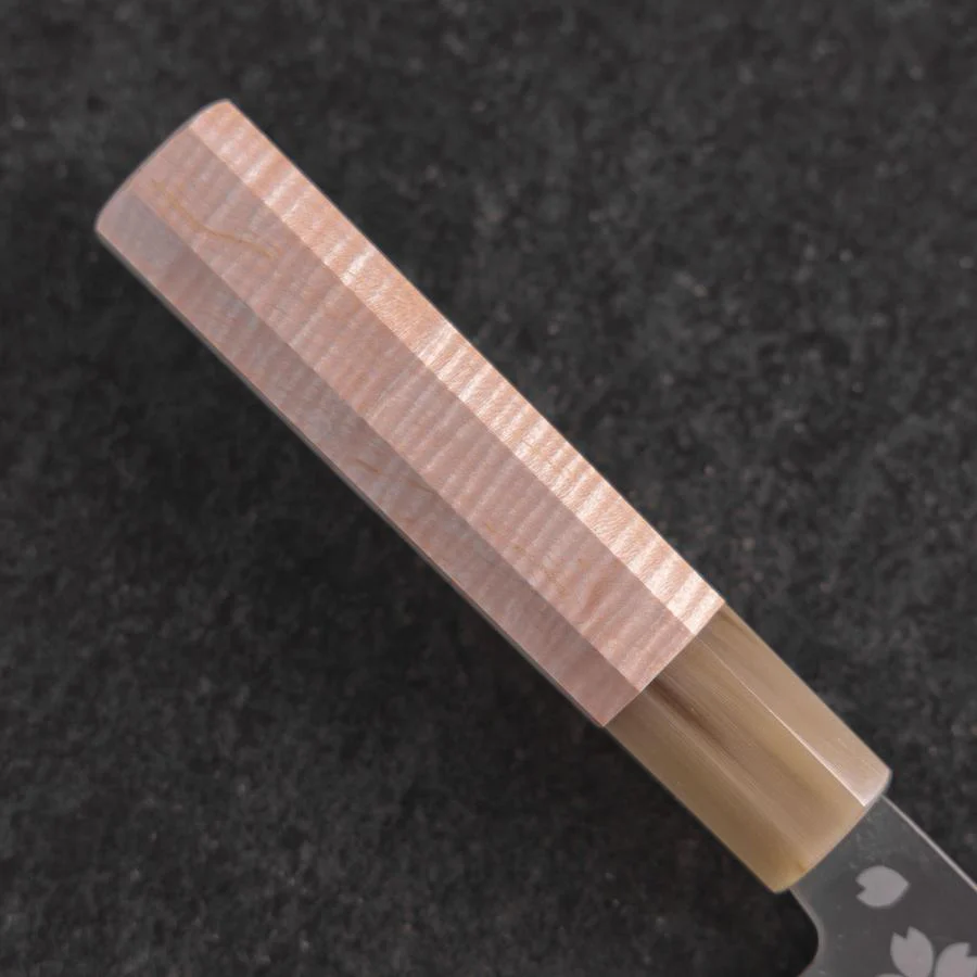 Santoku VG-10 Poliert Sakura Hell-Rosa Büffelhorn und Ahornholz Griff 175mm - Image 6