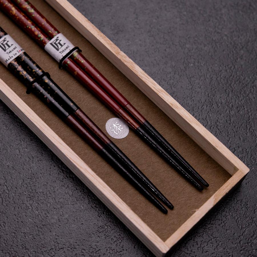 Urushi Gasumi Essstäbchen Set Rot 210mm und Schwarz 230mm Lackiertes Holz mit Paulownia-Holzbox - Image 2