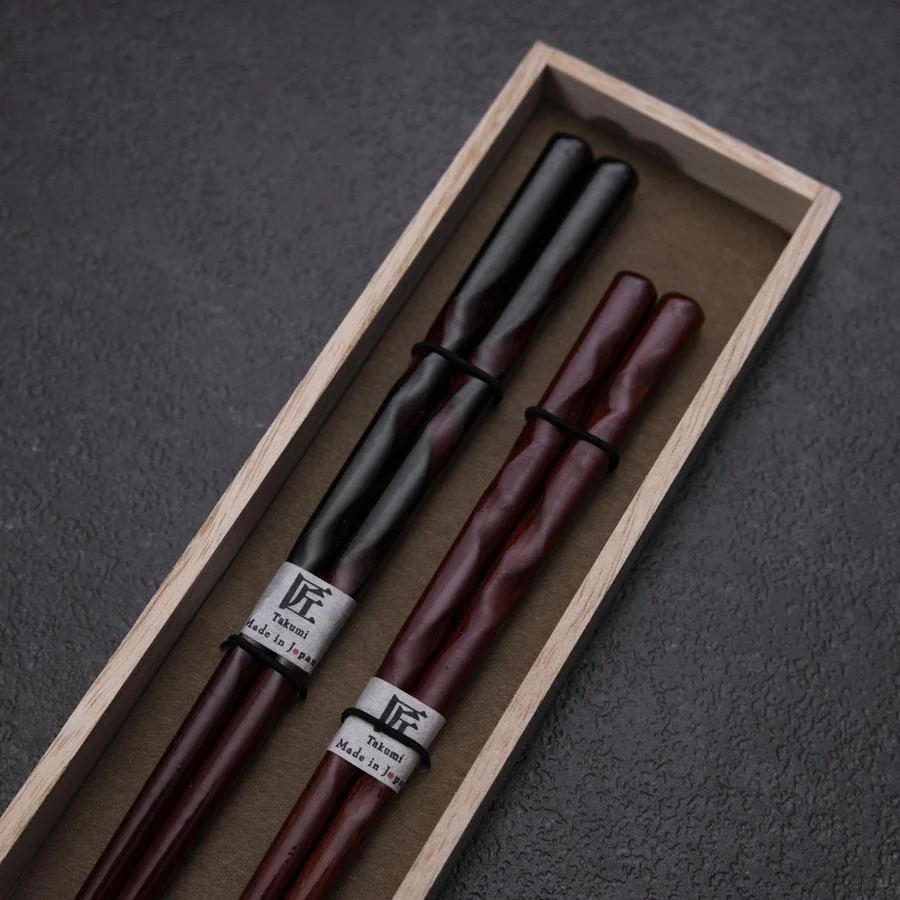 Urushi Hori Benkei Essstäbchen Set Rot 210mm und Schwarz 230mm Lackiertes Holz mit Paulownia-Holzbox - Image 3